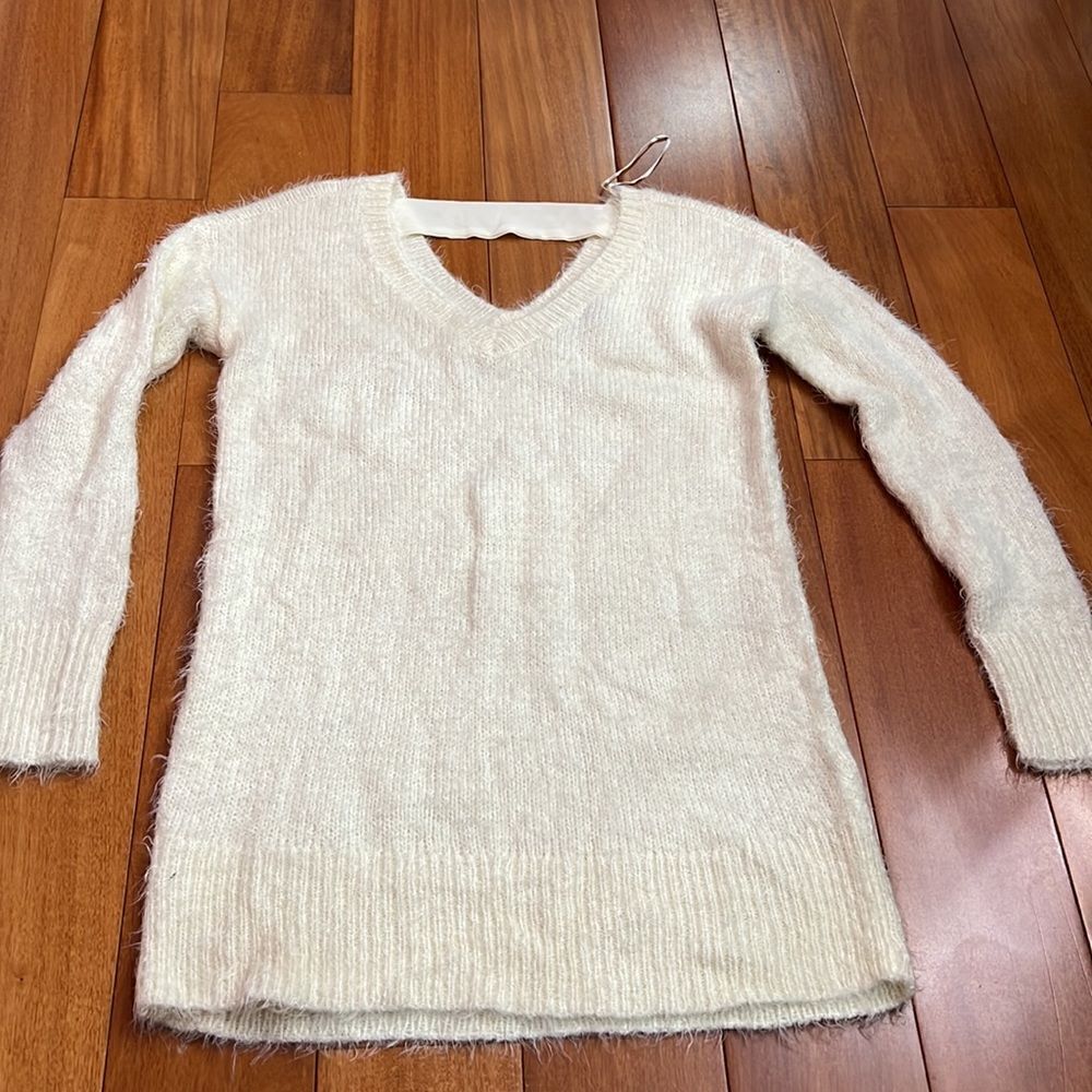 A Pea in the Pod Sweater Maternity Cream Eyelash Knit Back Cutout‎ XS